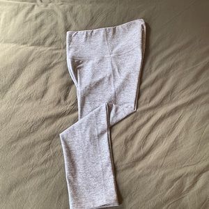 Old Navy Active high waisted cropped leggings -small - gray heather.